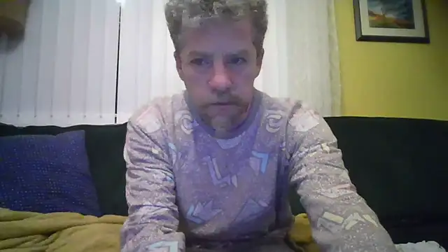 Snapshot of chiichii23 chatting on January 24, 2025, 12:42 am chiichii23 online show from January 24, 2025, 12:42 am