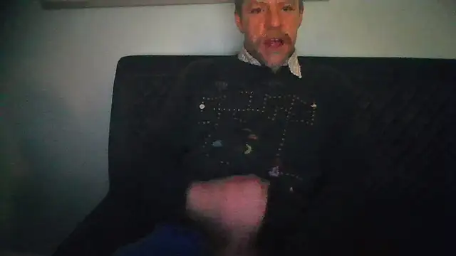 Snapshot of chiichii23 chatting on February 26, 2025, 10:26 pm chiichii23 online show from February 26, 2025, 10:26 pm