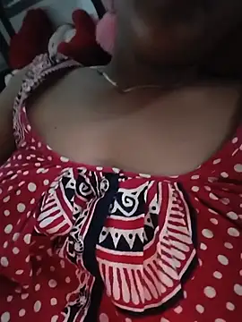 Hot-Tinaa online show from July 22, 2026, 1:51 am