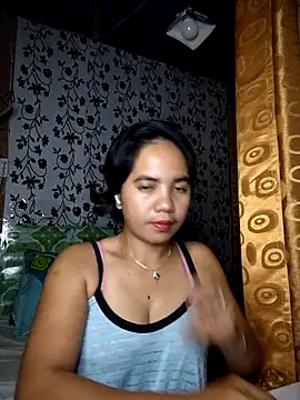 LoveSammantha24xxx online show from April 17, 2026, 7:49 pm