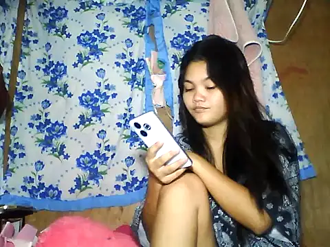 PinaySkinnyJust18 online show from June 3, 2026, 9:52 pm