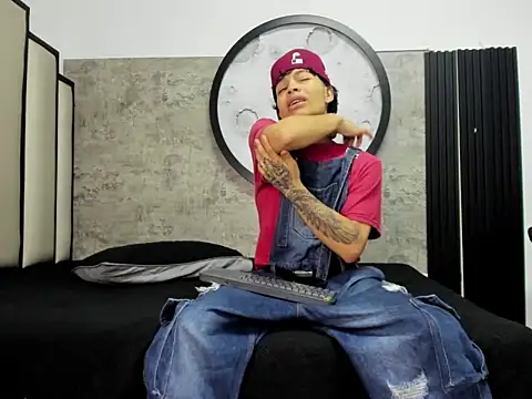 Snapshot of Dogan_Renzo0 chatting on February 13, 2026, 9:26 pm Dogan Renzo0 online show from February 13, 2026, 9:26 pm