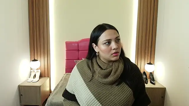 Snapshot of IvonneRoss_ chatting on February 28, 2026, 12:05 pm IvonneRoss online show from February 28, 2026, 12:05 pm