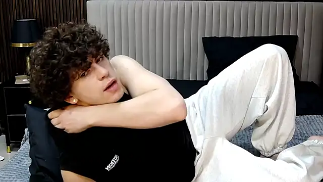 TylerGibson online show from March 16, 2026, 5:44 am