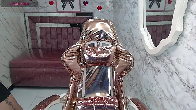 Melisa v online show from February 11, 2026, 8:20 pm