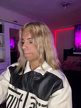 Snapshot of andyy_x chatting on February 20, 2026, 4:53 am andyy x online show from February 20, 2026, 4:53 am