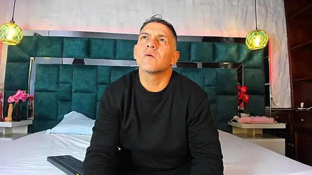 ViceSweet online show from February 4, 2026, 5:02 am