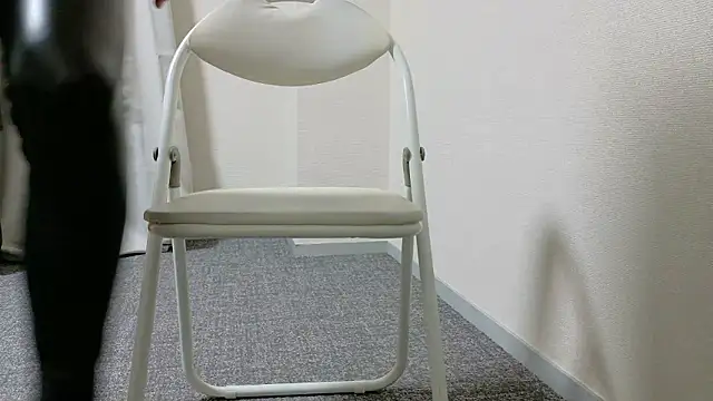 kyuleather online show from February 20, 2026, 11:01 am