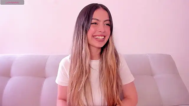 Snapshot of Fernanda_aaaa chatting on July 18, 2026, 7:33 pm Fernanda aaaa online show from July 18, 2026, 7:33 pm