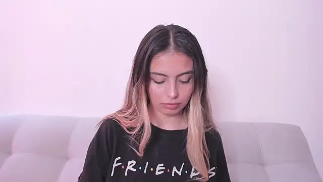 Fernanda aaaa online show from May 11, 2026, 4:15 pm