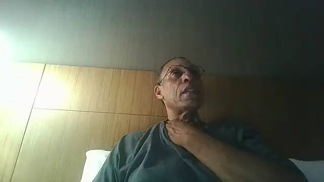 swimmer2496 online show from April 2, 2026, 1:35 am