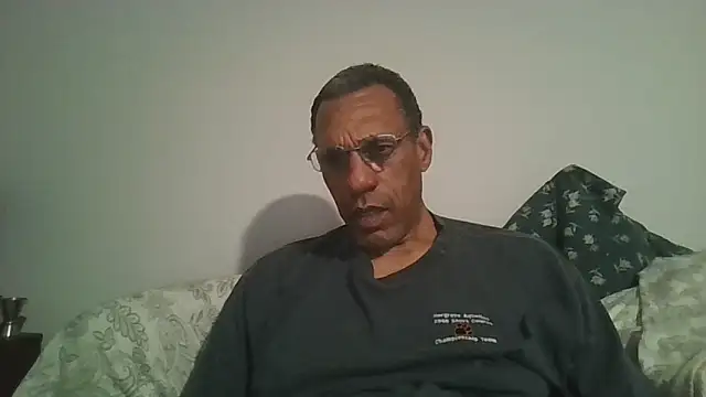 swimmer2496 online show from February 15, 2026, 3:51 am