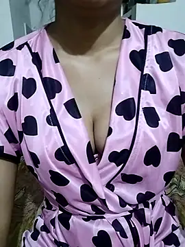Snapshot of hotpooja1 chatting on May 17, 2026, 3:39 am hotpooja1 online show from May 17, 2026, 3:39 am