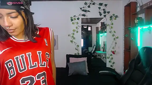 Snapshot of samantha_bj chatting on February 9, 2026, 2:37 pm samantha bj online show from February 9, 2026, 2:37 pm