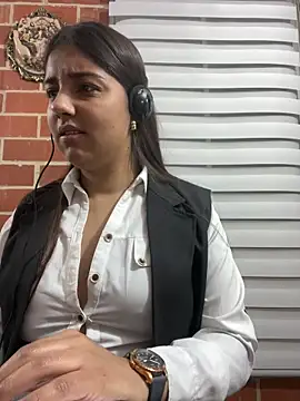 A-uroora online show from February 19, 2026, 7:49 am