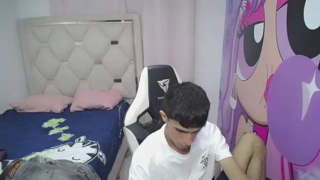 Akyra latinn online show from January 19, 2026, 3:05 pm