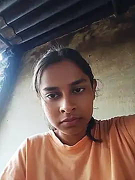 Snapshot of Queen_Simran chatting on August 3, 2026, 9:04 am Queen Simran online show from August 3, 2026, 9:04 am