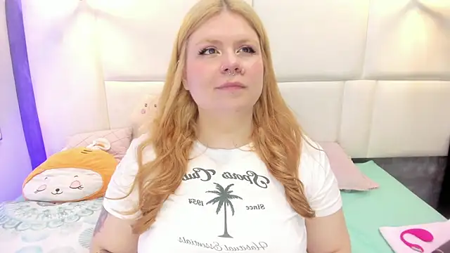 Snapshot of Martina_armos chatting on May 1, 2026, 1:38 pm Martina armos online show from May 1, 2026, 1:38 pm