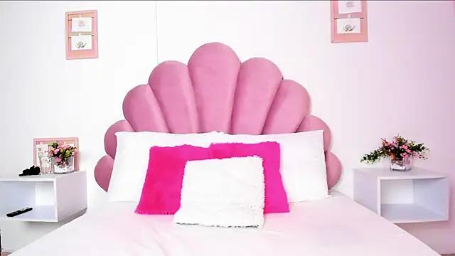 Ms zozi  online show from February 10, 2026, 1:54 pm