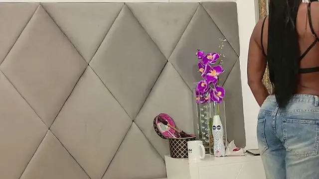 Snapshot of JadaMillss chatting on February 28, 2026, 3:33 pm JadaMillss online show from February 28, 2026, 3:33 pm