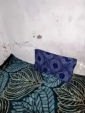 Chocolate Queenxx03 online show from April 16, 2026, 4:46 am