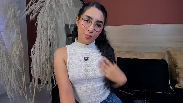 scarlett25   online show from March 12, 2026, 8:24 pm