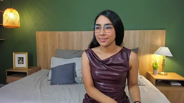 Snapshot of scarlett25__ chatting on March 2, 2026, 8:05 pm scarlett25 online show from March 2, 2026, 8:05 pm