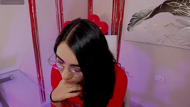 Snapshot of scarlett25__ chatting on February 14, 2026, 12:49 pm scarlett25 online show from February 14, 2026, 12:49 pm