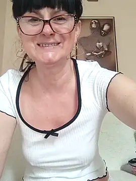 AliceSwan57 online show from May 27, 2026, 6:43 am