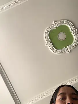 JuliaaVega online show from March 16, 2026, 12:53 pm