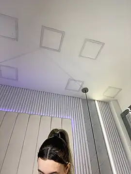 JuliaColemann online show from March 25, 2026, 11:20 am