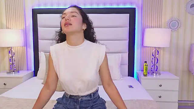 Snapshot of RoxanaAngel chatting on March 2, 2026, 2:24 pm RoxanaAngel online show from March 2, 2026, 2:24 pm