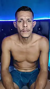 juanmaur22 online show from February 4, 2026, 10:27 pm