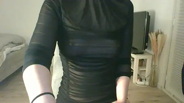 Noira xxx online show from March 26, 2026, 7:45 pm