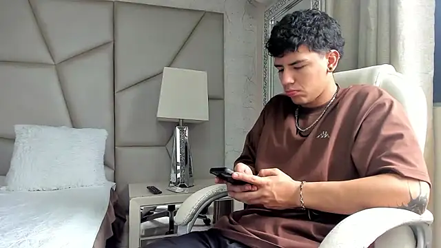 Tobias Vega online show from March 18, 2026, 6:09 pm