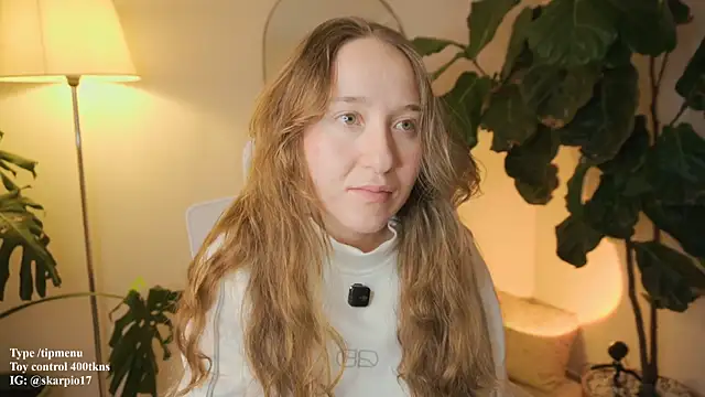 Snapshot of Scarlett_NoirMuse chatting on February 22, 2026, 12:35 am Scarlett NoirMuse online show from February 22, 2026, 12:35 am