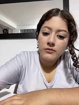 lizzy luminair online show from February 26, 2026, 12:54 am