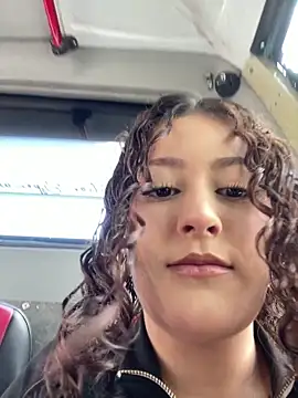 lizzy luminair online show from February 23, 2026, 5:02 pm