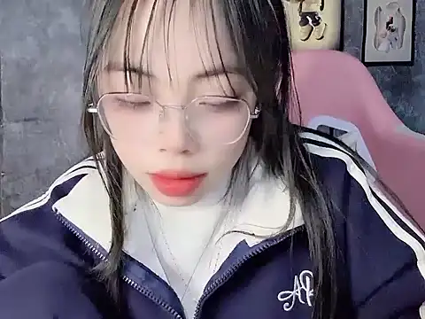 Suki 99 online show from February 21, 2026, 5:04 pm