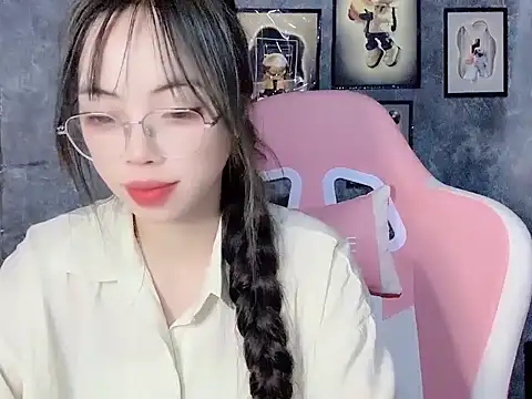 Suki 99 online show from February 26, 2026, 5:13 pm