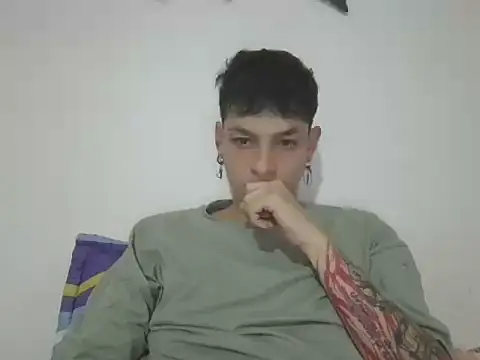 Snapshot of blackninja66 chatting on February 18, 2026, 12:01 pm blackninja66 online show from February 18, 2026, 12:01 pm