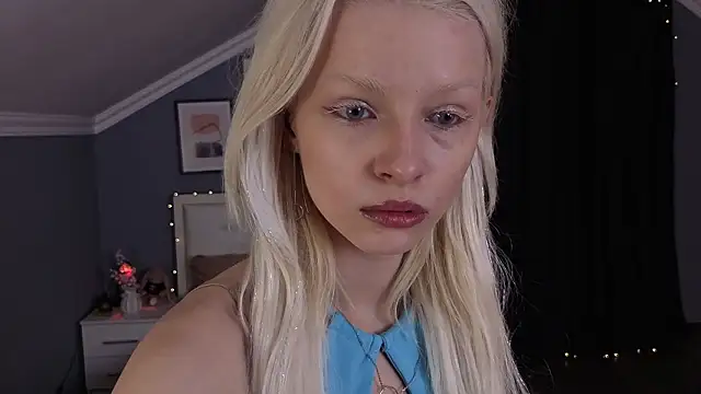 Snapshot of Naomi_Demio chatting on March 4, 2026, 10:12 am Naomi Demio online show from March 4, 2026, 10:12 am