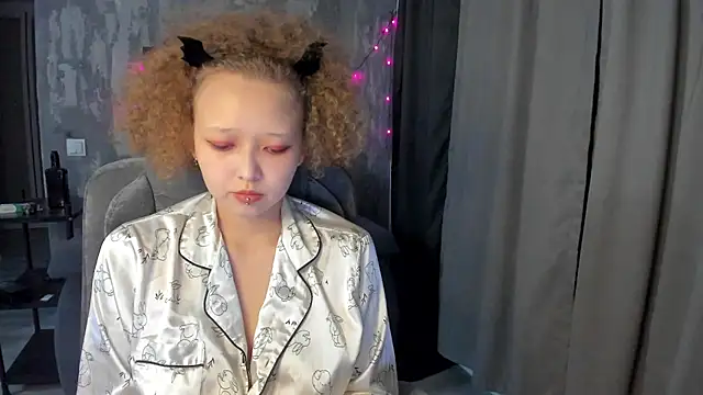 Snapshot of Senya_Sol chatting on June 27, 2026, 10:38 pm Senya Sol online show from June 27, 2026, 10:38 pm
