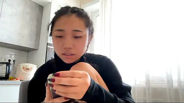 SweetMiaXO online show from February 25, 2026, 3:40 am