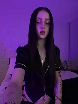 bellaxlauren online show from February 2, 2026, 11:37 pm