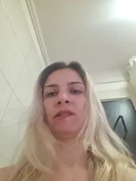 Snapshot of USA_LOVEx chatting on February 10, 2026, 9:41 am USA LOVEx online show from February 10, 2026, 9:41 am