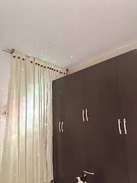 BellaDonna 16 online show from April 14, 2026, 11:54 pm