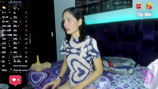 Snapshot of Ninna_Vergara chatting on February 11, 2026, 1:38 am Ninna Vergara online show from February 11, 2026, 1:38 am