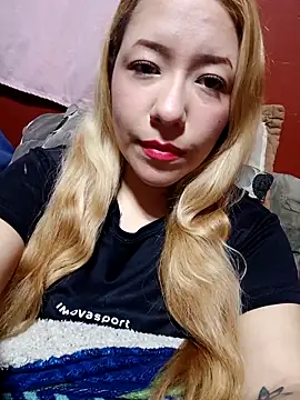 Snapshot of lunaruiz12 chatting on February 2, 2026, 2:43 am lunaruiz12 online show from February 2, 2026, 2:43 am