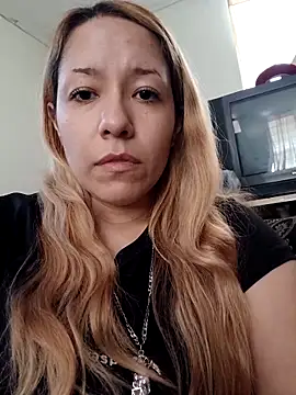 Snapshot of lunaruiz12 chatting on February 2, 2026, 5:45 pm lunaruiz12 online show from February 2, 2026, 5:45 pm